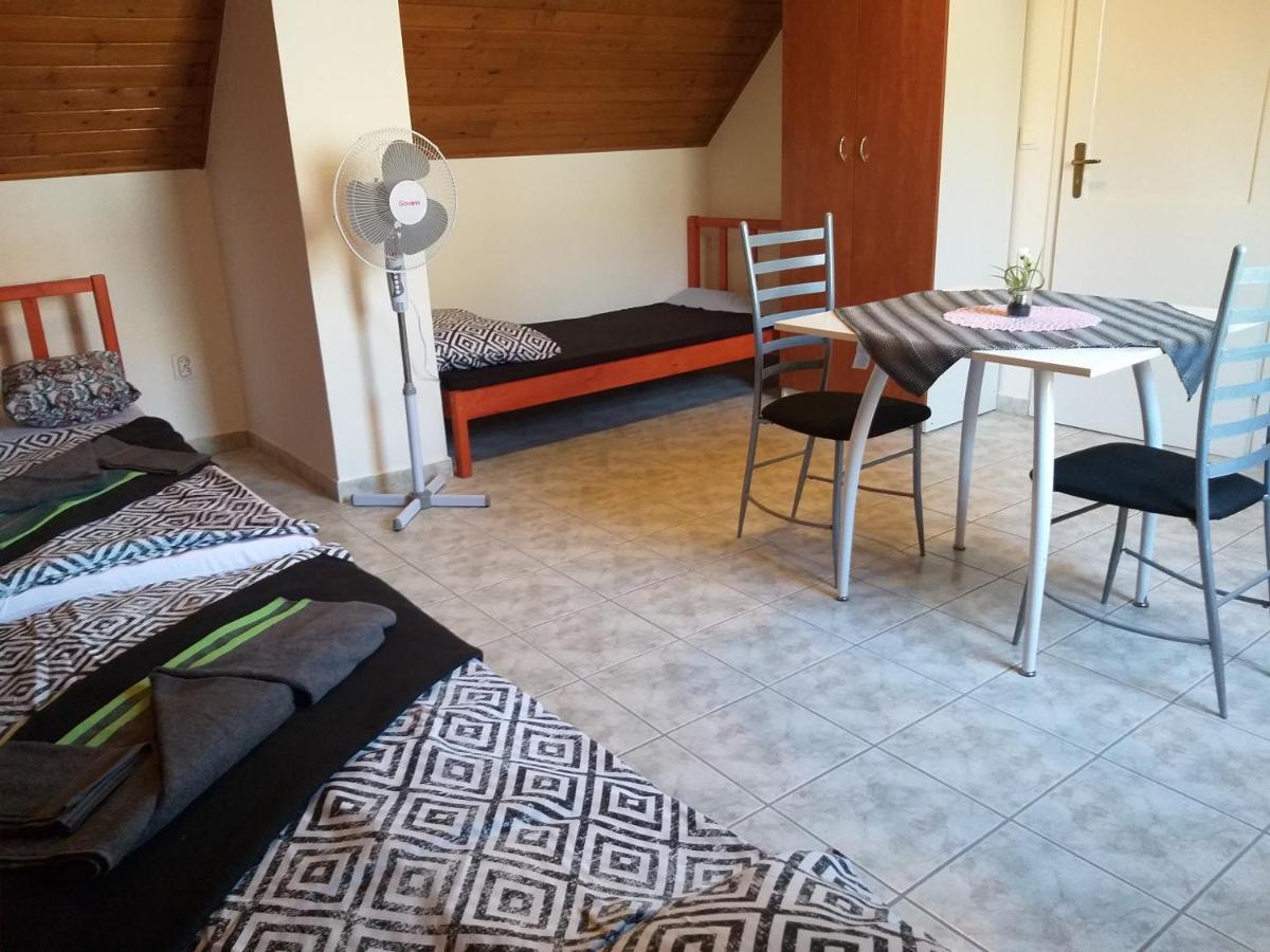 Azure House Aparthotel Keszthely Luaran gambar