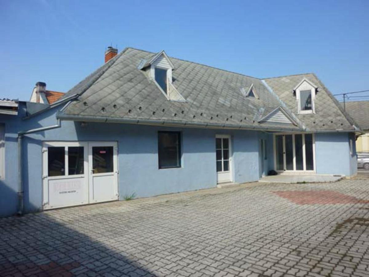 Azure House Aparthotel Keszthely Luaran gambar
