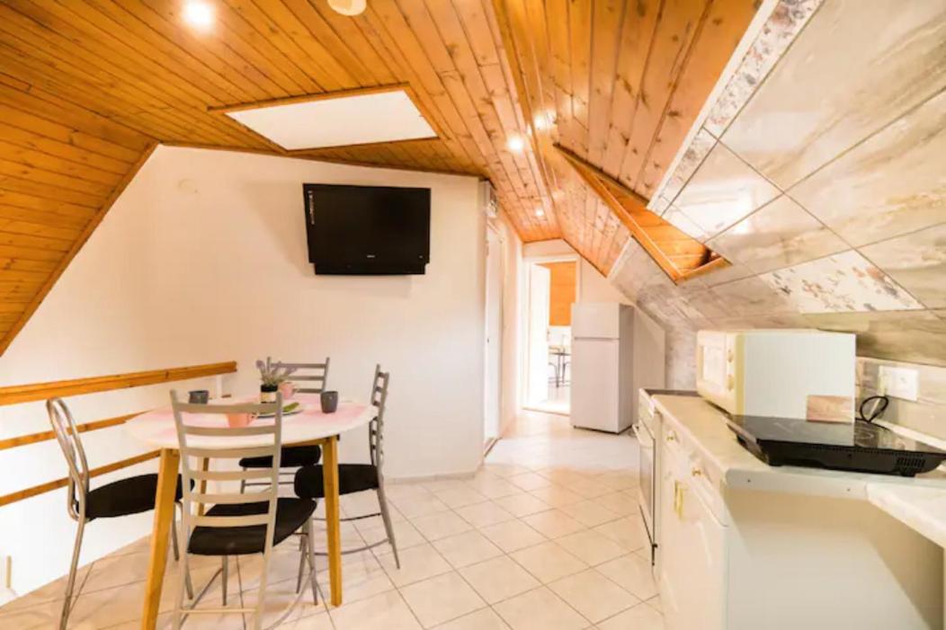 Azure House Aparthotel Keszthely Luaran gambar